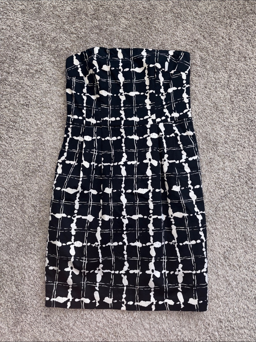 Strapless Black and White Patterned Sheath Dress